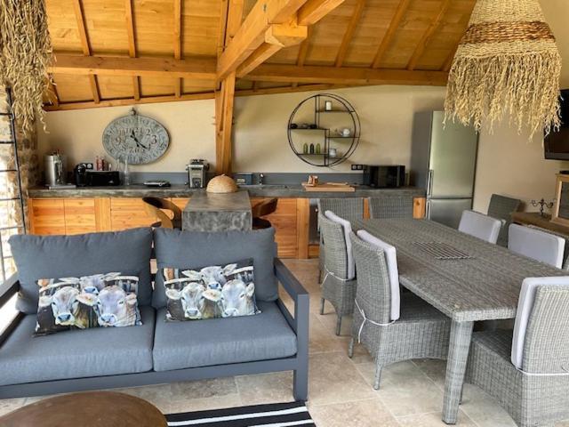Agreable Chambre D Hote Avec Piscine Et Jacuzzi Thégra Екстериор снимка