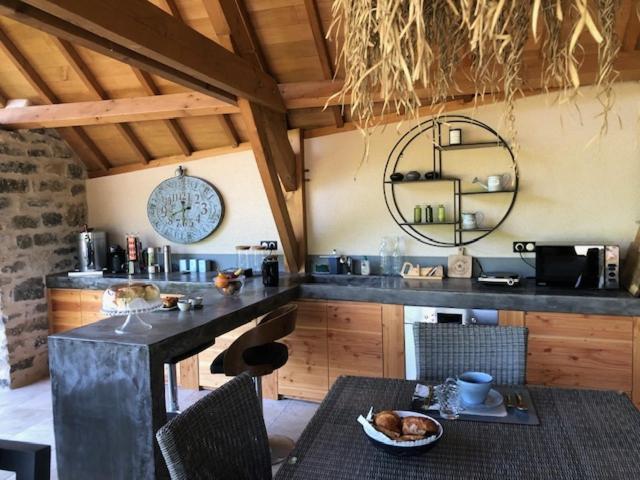 Agreable Chambre D Hote Avec Piscine Et Jacuzzi Thégra Екстериор снимка